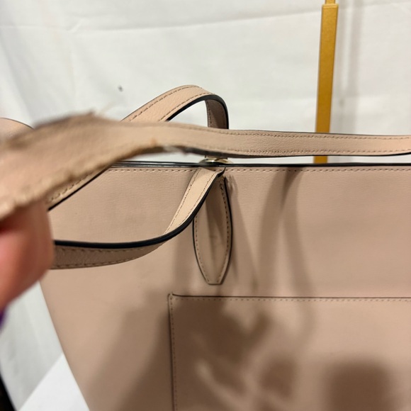 Kate Spade Adel large tote bag in refined grain leather in beige. - Picture 9 of 11